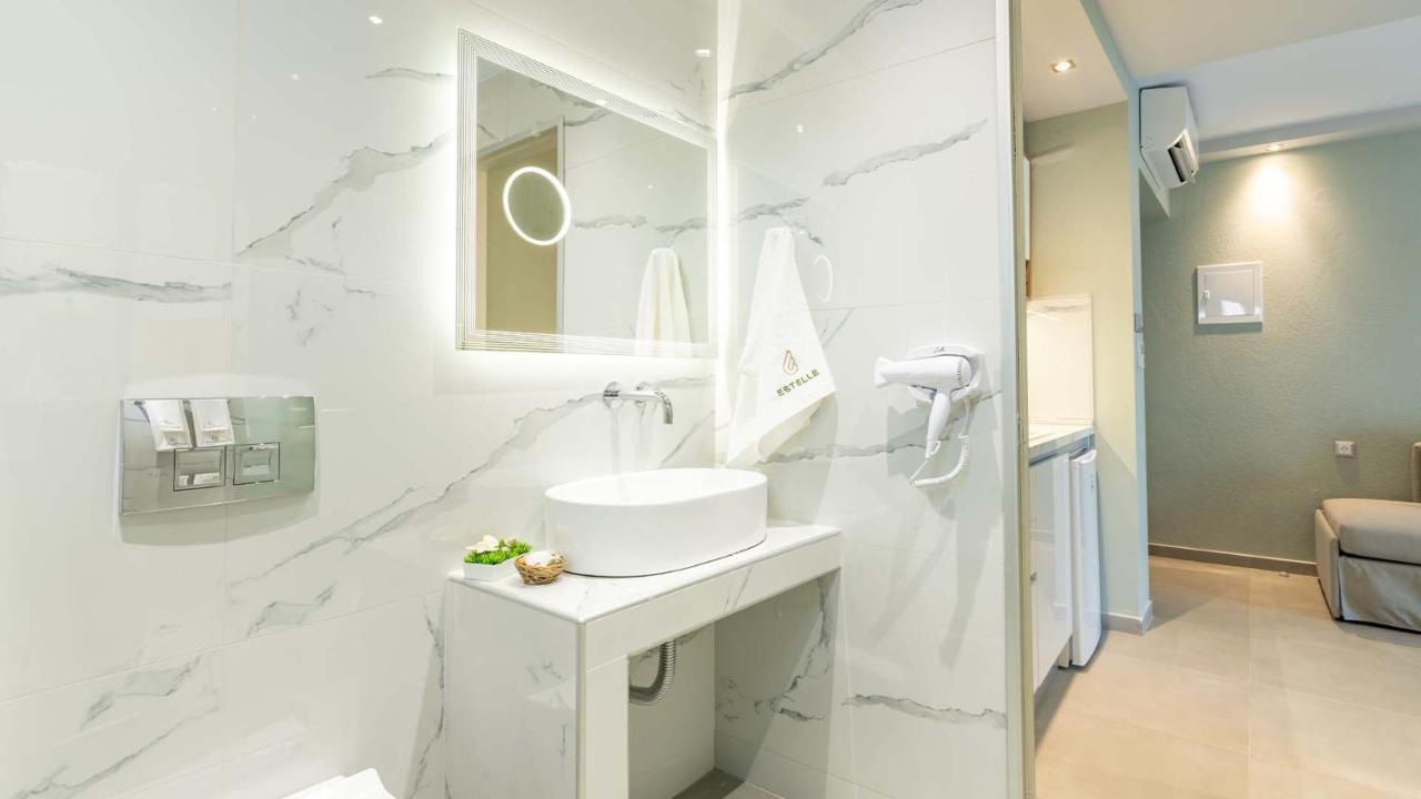 Estelle Family Luxury Apartments & Suites Yerakini Eksteriør billede