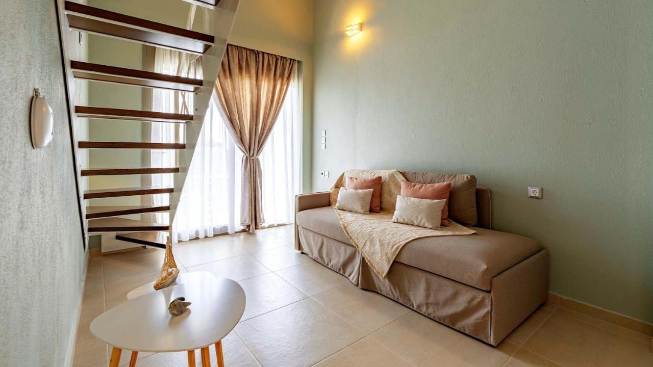 Estelle Family Luxury Apartments & Suites Yerakini Eksteriør billede