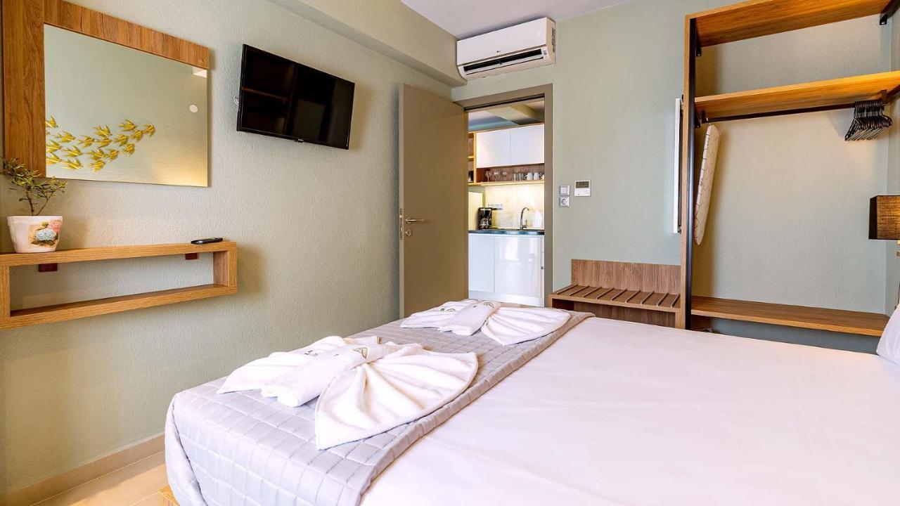 Estelle Family Luxury Apartments & Suites Yerakini Eksteriør billede