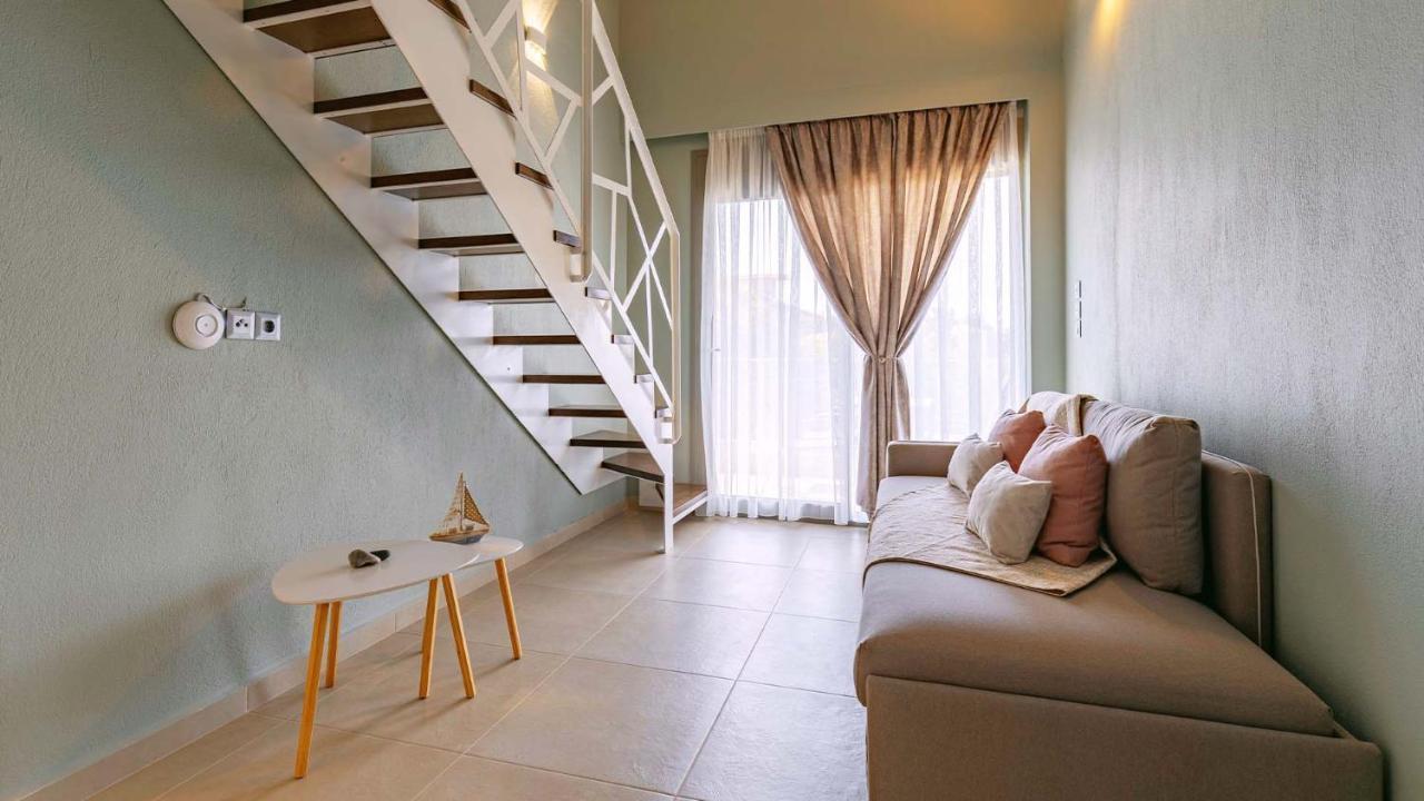 Estelle Family Luxury Apartments & Suites Yerakini Eksteriør billede