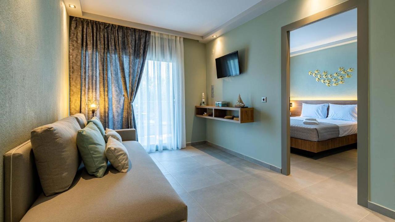 Estelle Family Luxury Apartments & Suites Yerakini Eksteriør billede