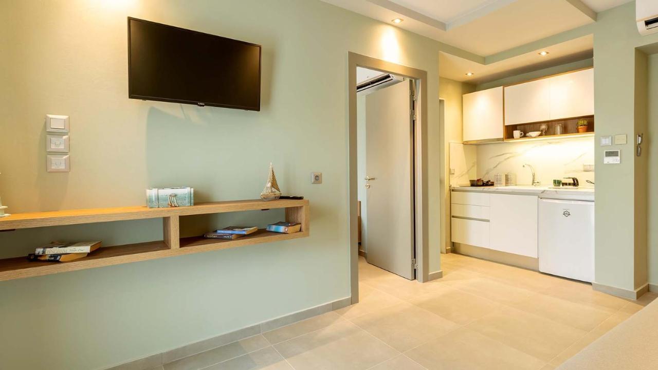Estelle Family Luxury Apartments & Suites Yerakini Eksteriør billede